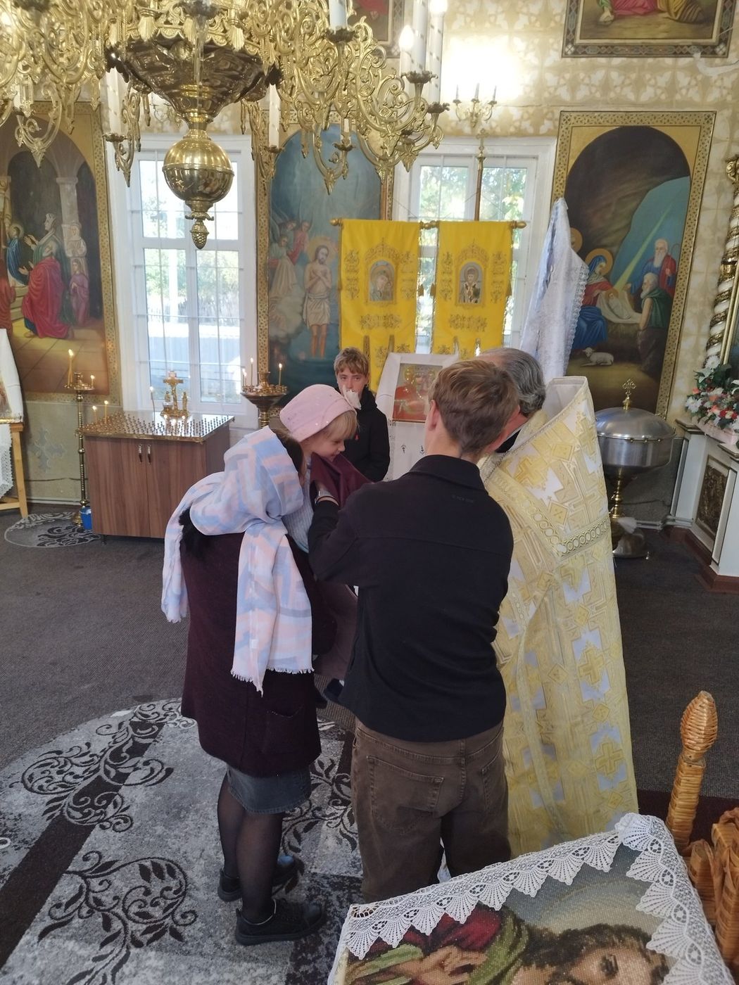 La împărtășire, în fața ușilor împărătești