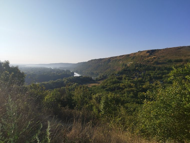 Valea de lângă biserică, dimineața
