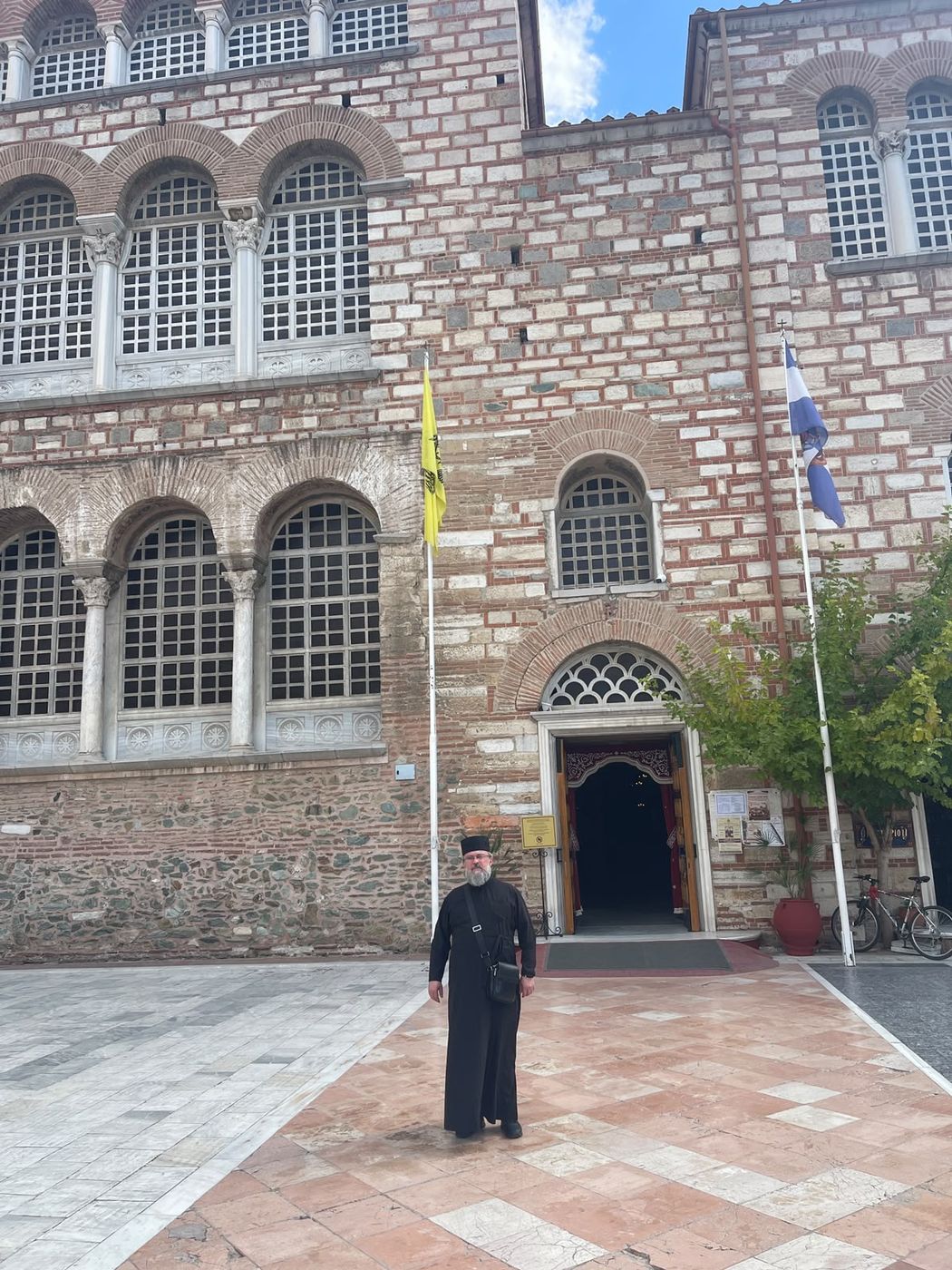 Tesalonic: fațada de cărămidă a bisericii